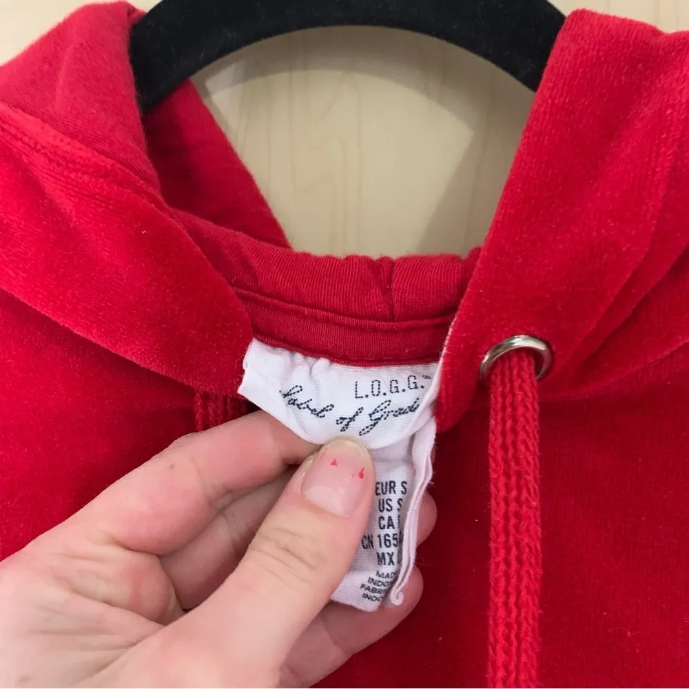 H&M Red Velour Sweatshirt Small - Image 4