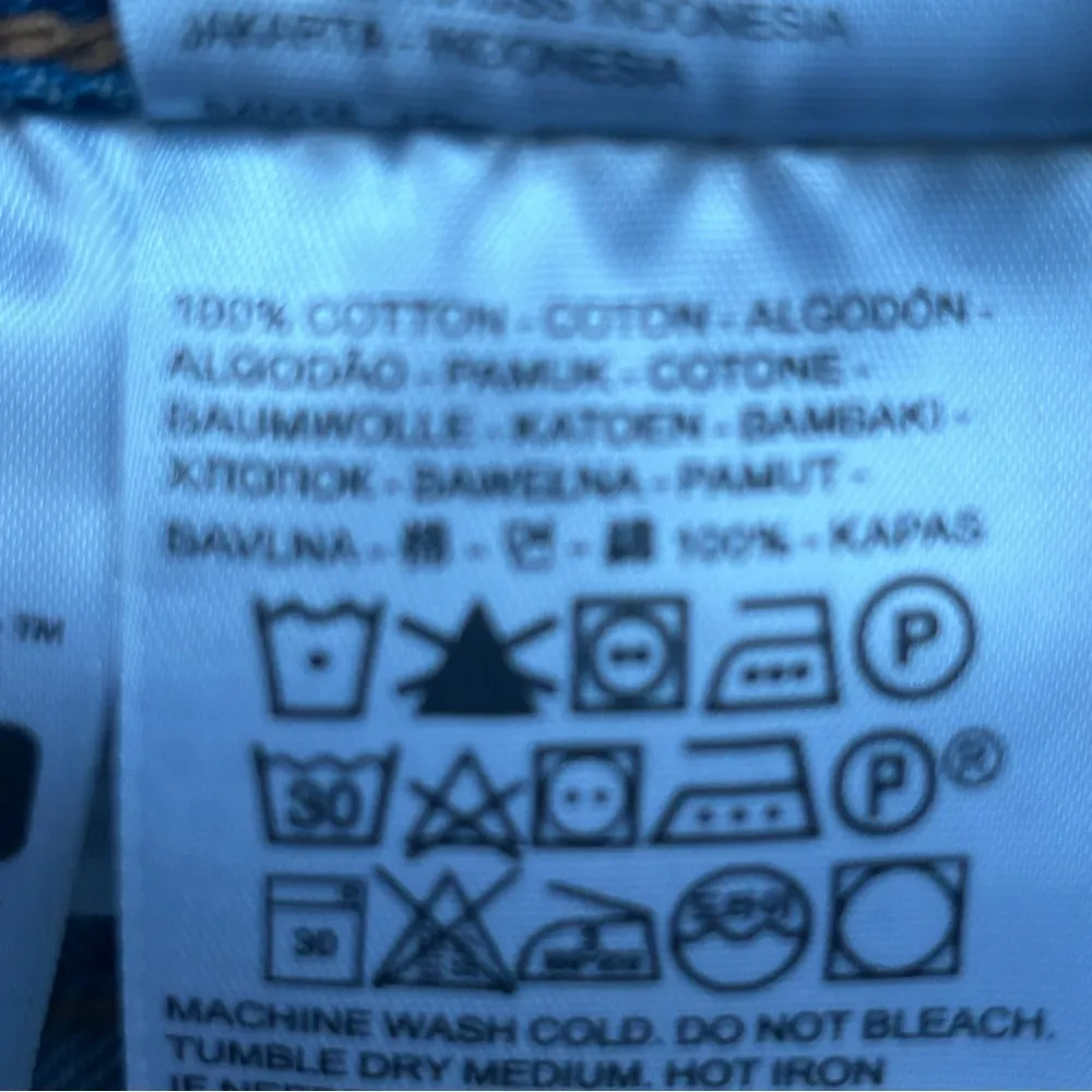 Levi’s | 501 Cheeky Daisy Duke Button Fly Denim Jean Shorts Size 31 - Image 5