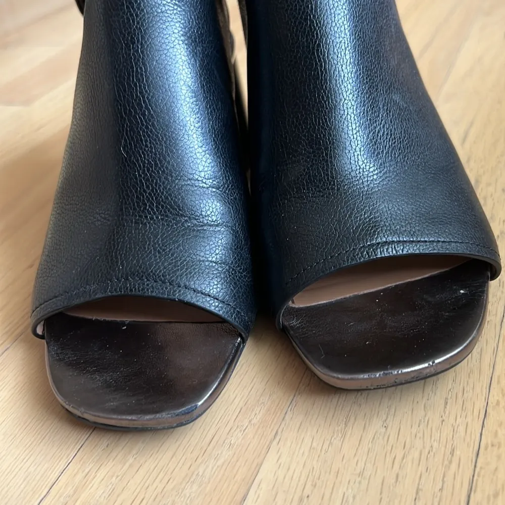 Vionic Valencia Sandal Black Leather Open Toe Size 6 Comfort Velcro - Image 5