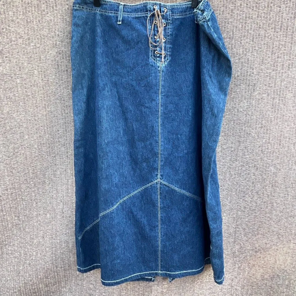 Faded Glory denim maxi skirt with a lace-up front Women’s Sz 20 contrast - Image 3