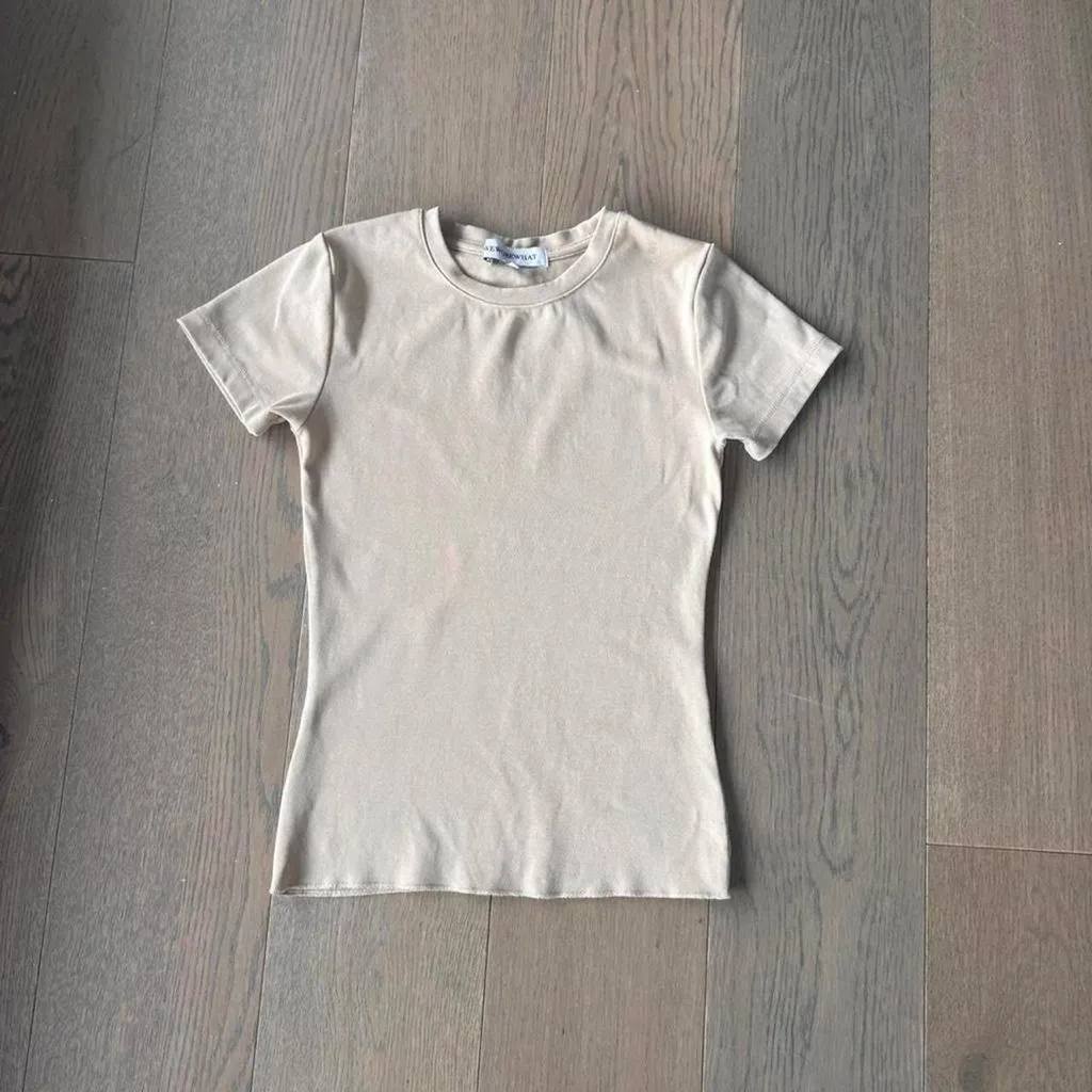 NWOT WEWOREWHAT BEIGE FITTED CREW NECK - Image 3