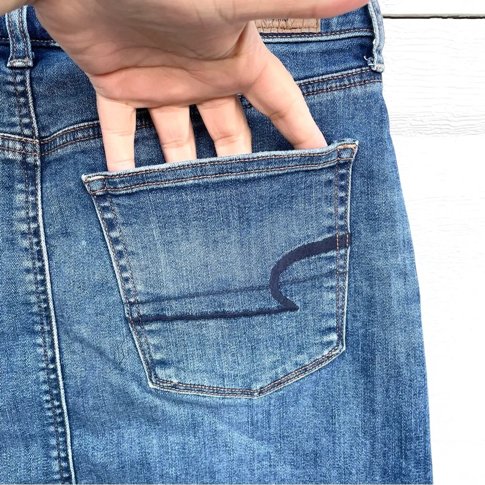 American Eagle Women’s Skirt Blue Denim Jean Distressed Frayed Hem Size 6 - Image 8