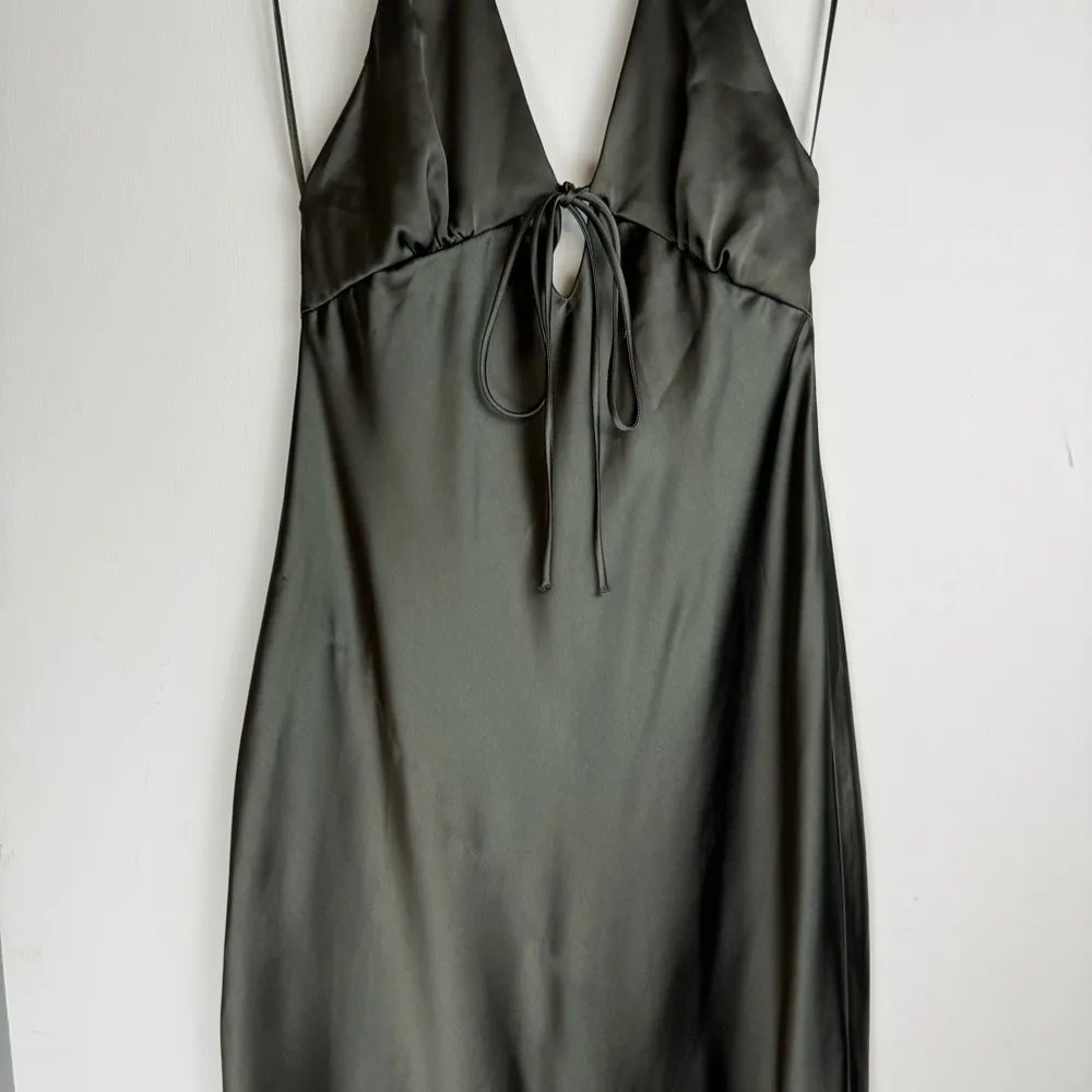 NWT  Satin Slip Dress Sz Large Tie Front Halter Neck Midi - Image 9