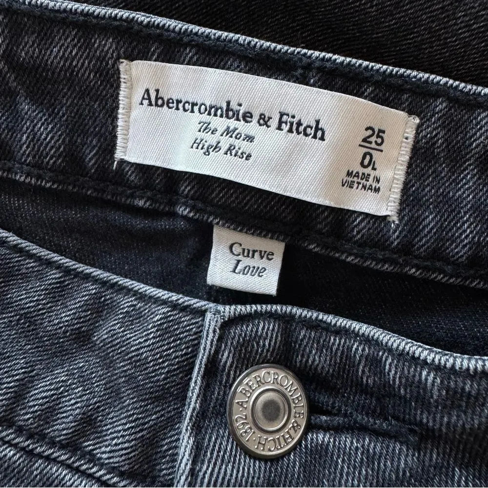 Abercrombie & Fitch The Mom High Rise Curve Love Jeans in Black Size 25/0 Long - Image 13