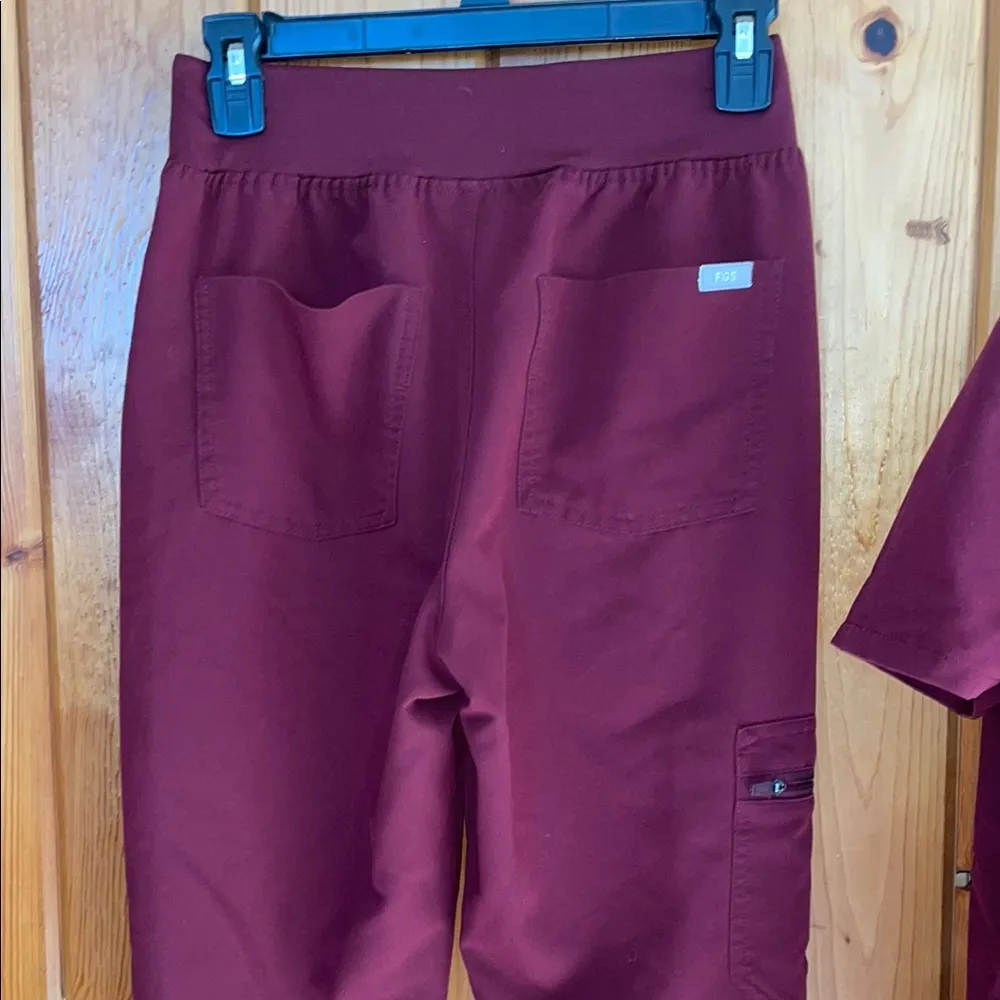 Fig Set Stylish burgundy scrub with top and jogger pants nurse scrubs fig - Image 13