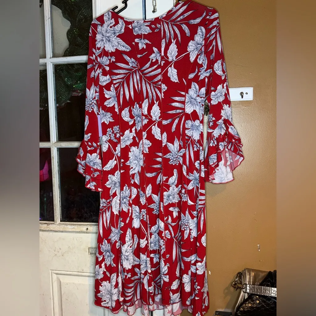 Sami & Jo Red Dress White Floral Design Tie Front Pleated tiered ruffle sleeves - Image 2