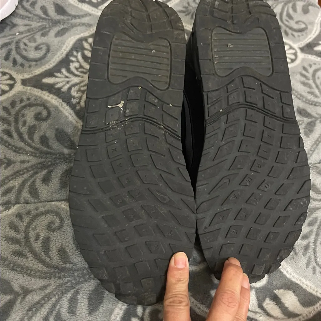 Nike Air Max Solo black Low-top living casual shoes Size 7.5 - Image 4