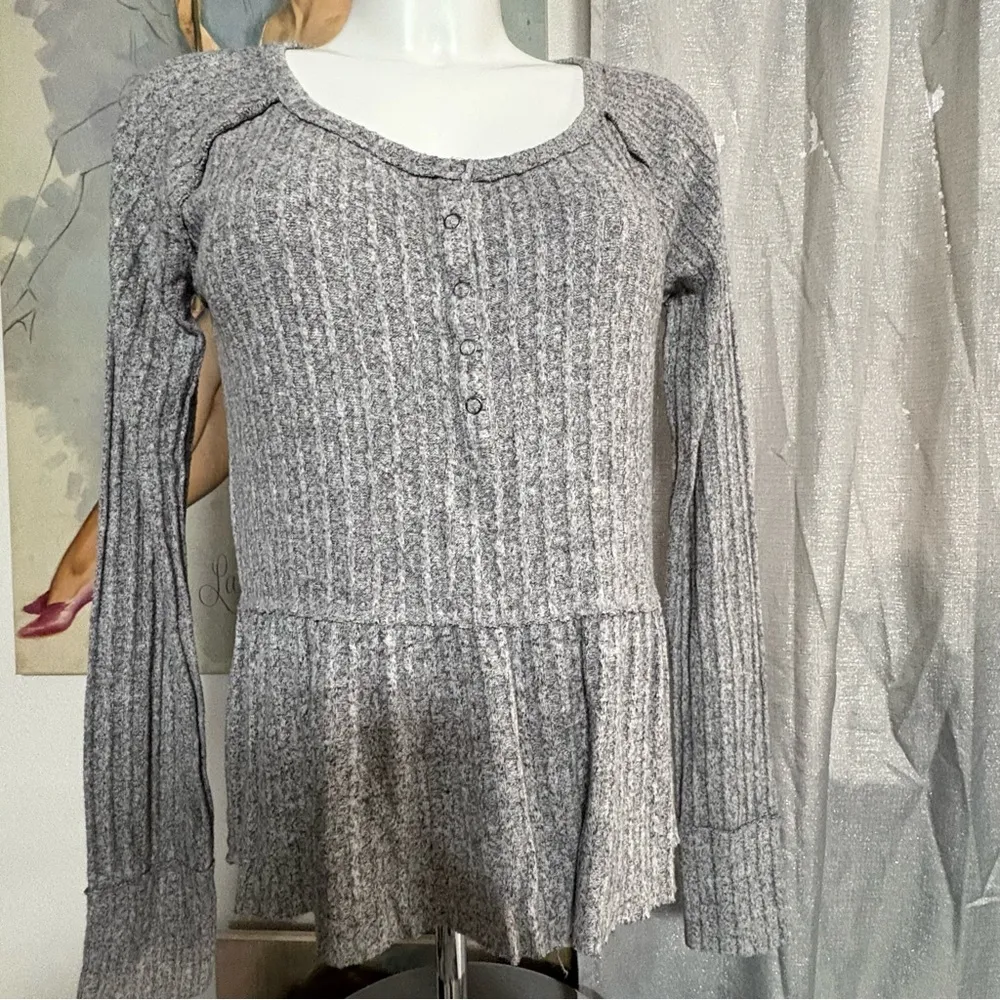 Mossimo woman’s long sleeve sweater size XS Gray - Image 14
