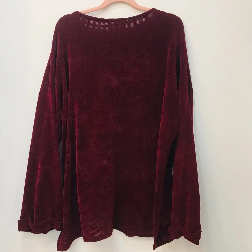 Fantastic Fawn Boutique Vneck  Maroon Oversized sweater sz Medium - Image 54