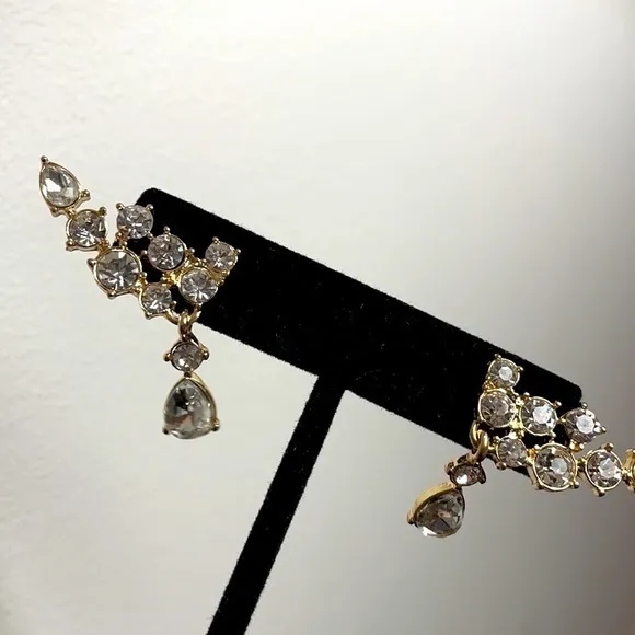 Massini Tear Drop Gold plated Cluster Round Diamond look Post earring NWT - Image 10