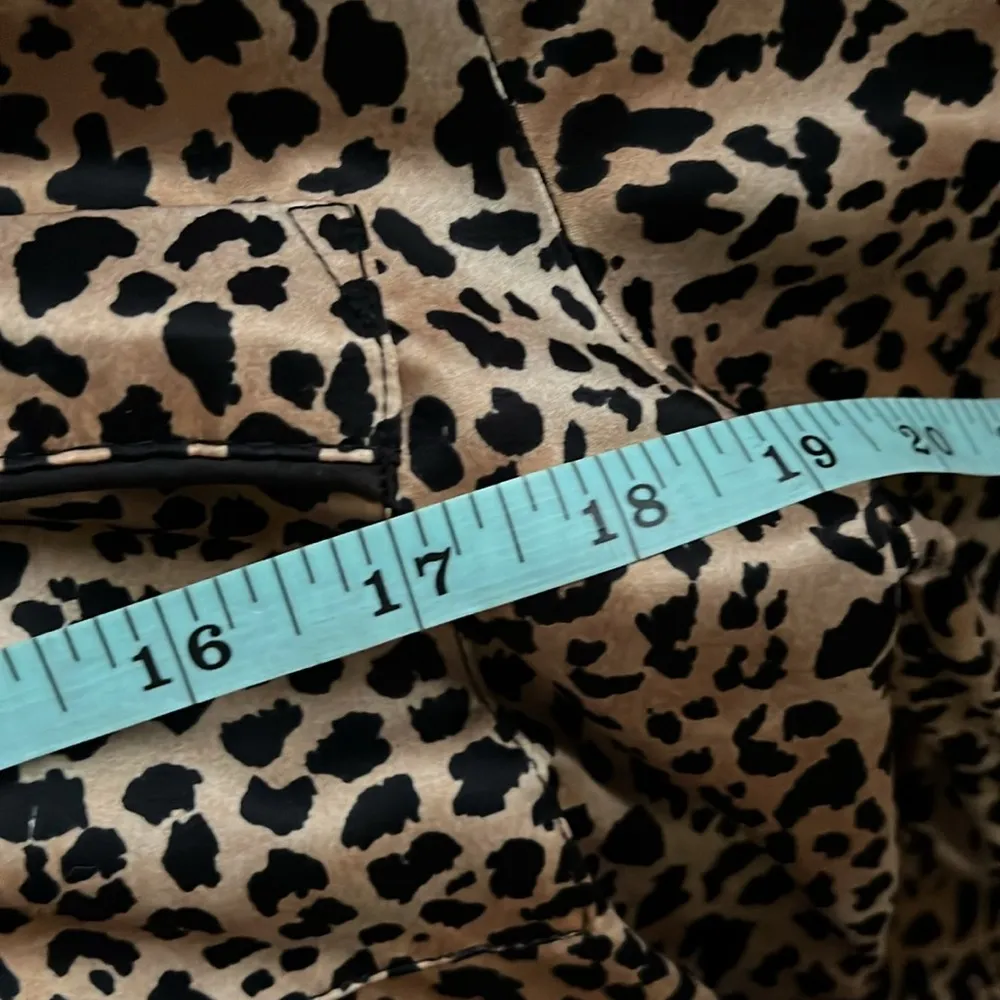 In Bloom Women’s Cheetah Pajama Lounge Set Small - Image 9