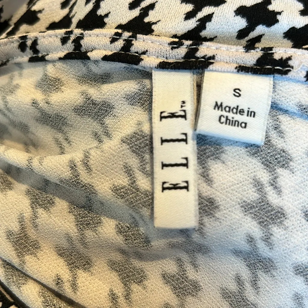 3/$15 ELLE houndstooth top - Image 5