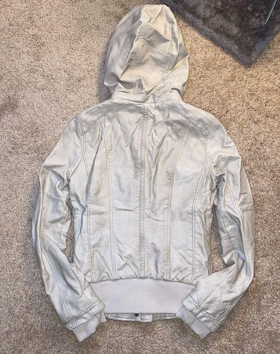 Beige Leather Jacket - Image 2