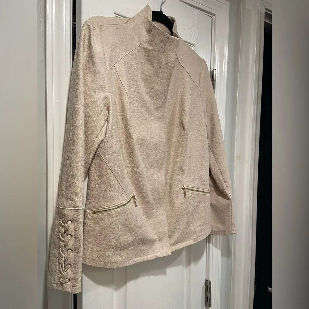 Chicos Ivory Faux Suede Bomber Moto Jacket High Neck Braided Cuff Zip Size S - Image 3