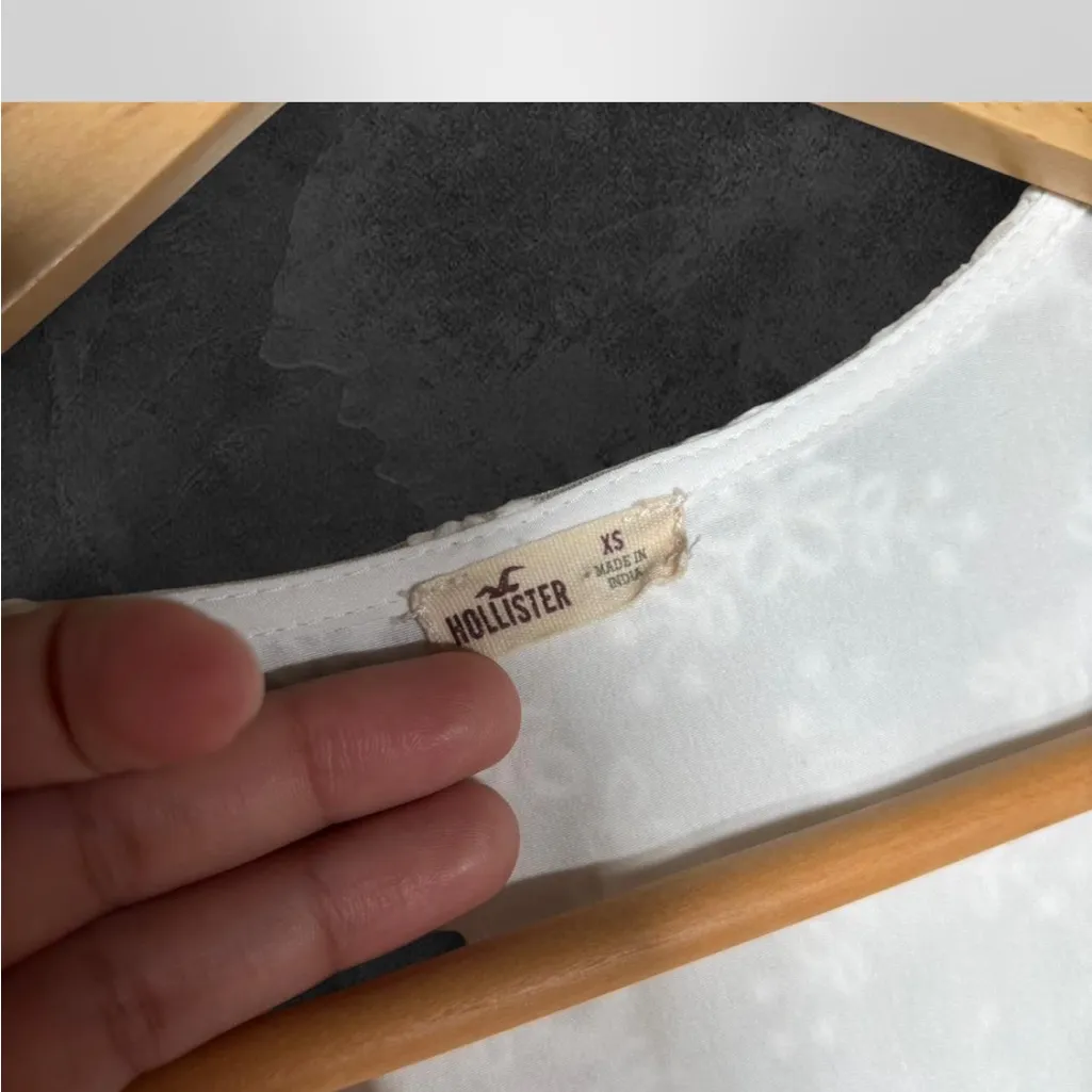 Hollister  White Floral Top - Image 5