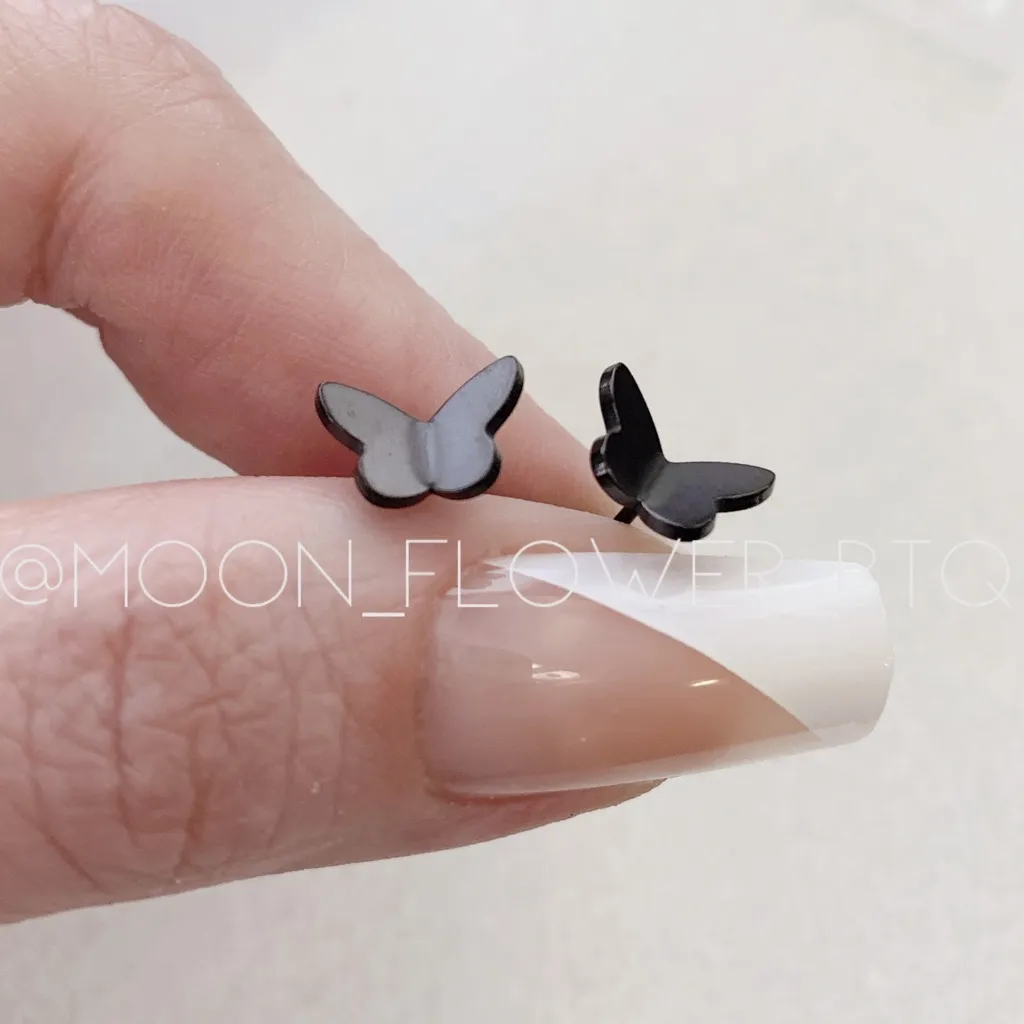 Black Stainless Steel Butterfly Flat Back Earrings - Image 6