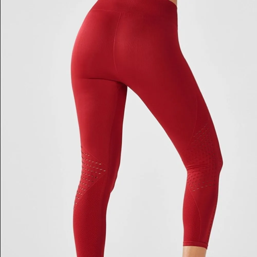 ✨ Seamless Mid-Rise Sz XL in Red Capri✨ - Image 2