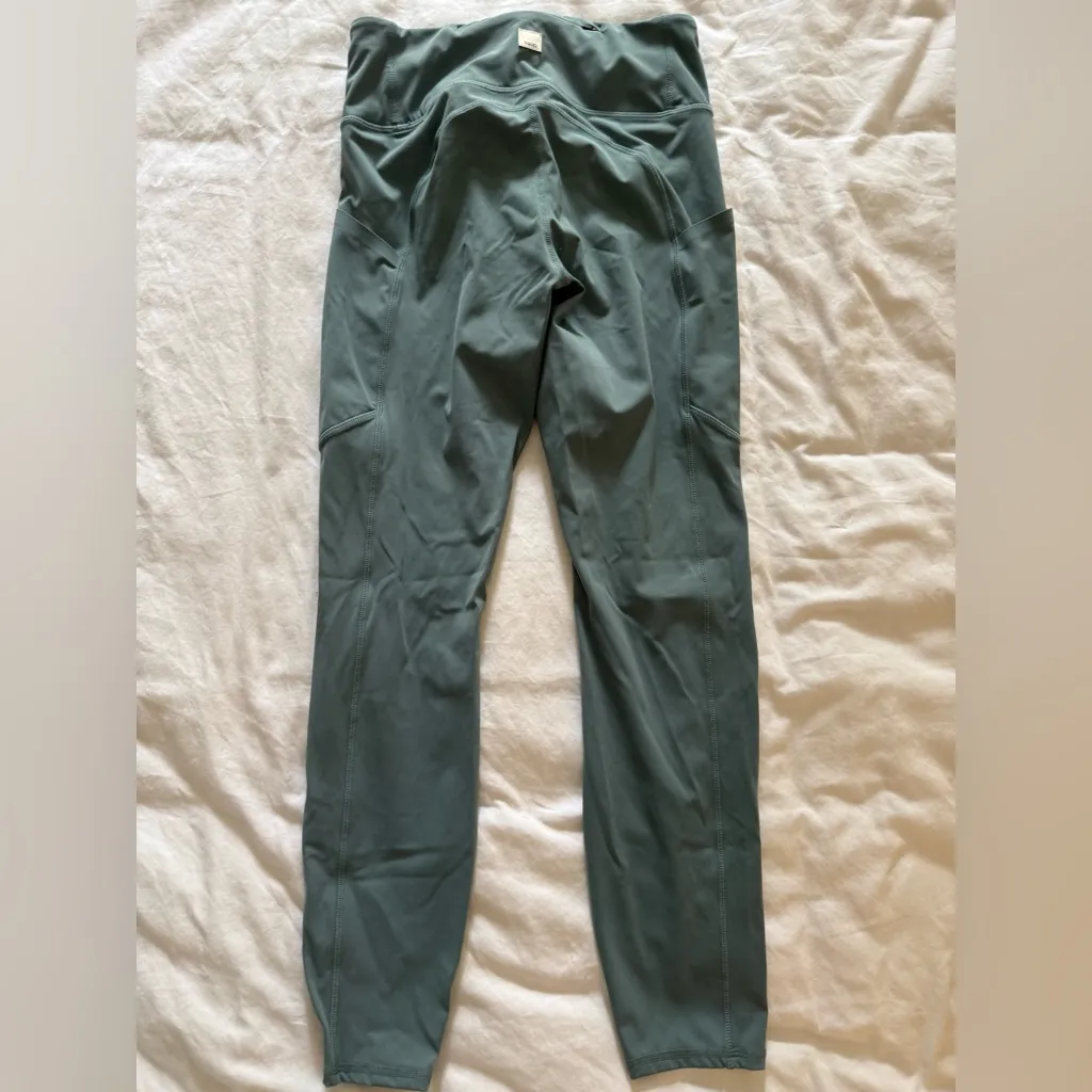 Vuori All the Feels Pocket Legging- Like New - Image 4