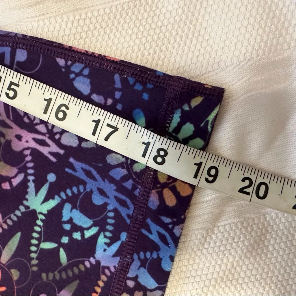 Reebok Women’s Leggings with Multicolor Floral Pattern - Image 9