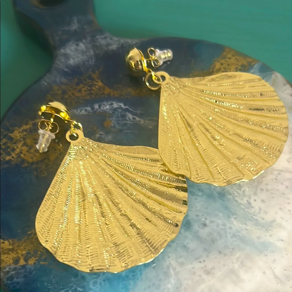 4 Pair Gold Tone Starfish and Shell Tropical Ocean Dangle Statement Earrings Set - Image 12