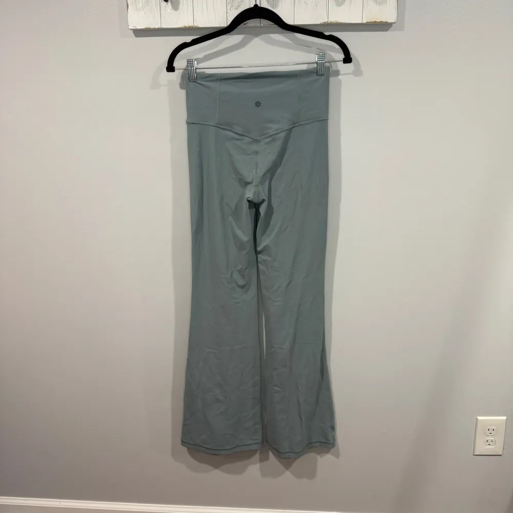 Athleta Elation Flare Pants Women’s Size S Seafoam Green Blue Yoga Athletic EUC - Image 2