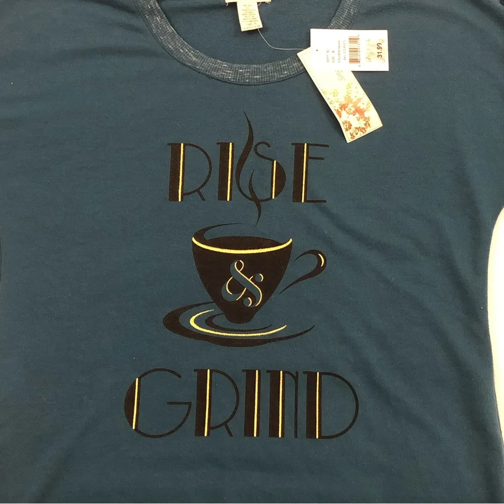 Madison & Berkeley Emerald Green Rise & Grind Coffee Longsleeve Shirt Womens S. - Image 2