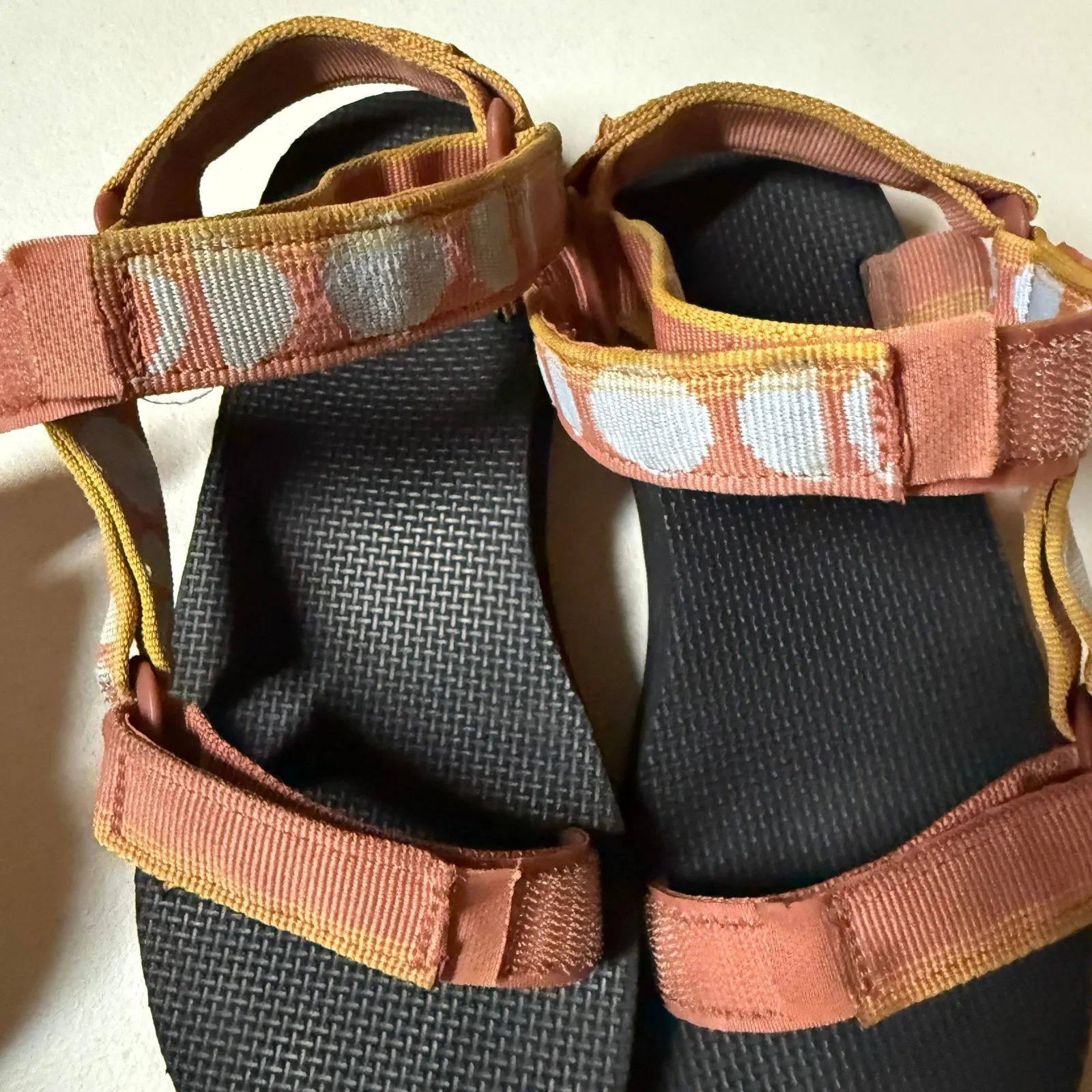 Teva Sandals Women's 5 pink and black Velcro hiking outdoors casual - Image 6