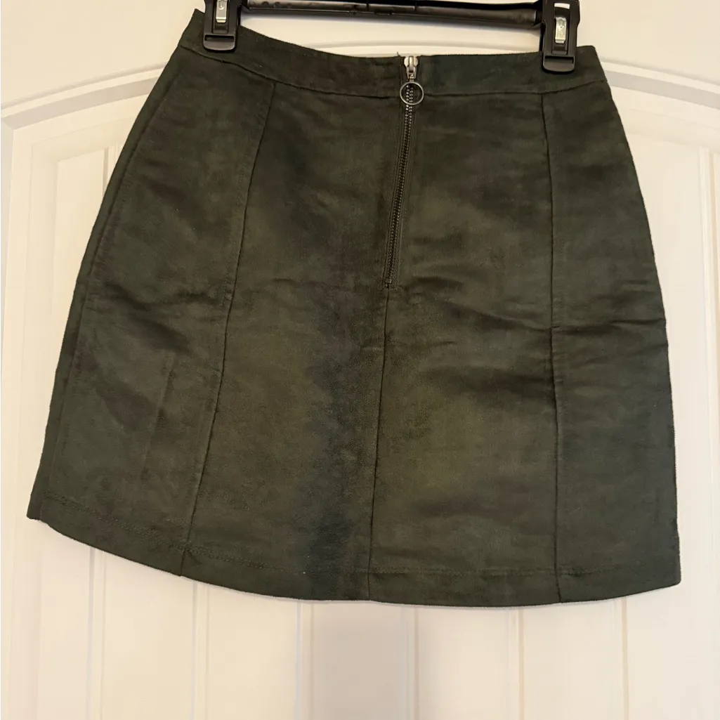 Olive Green Suede Mini Skirt‎ - Image 3