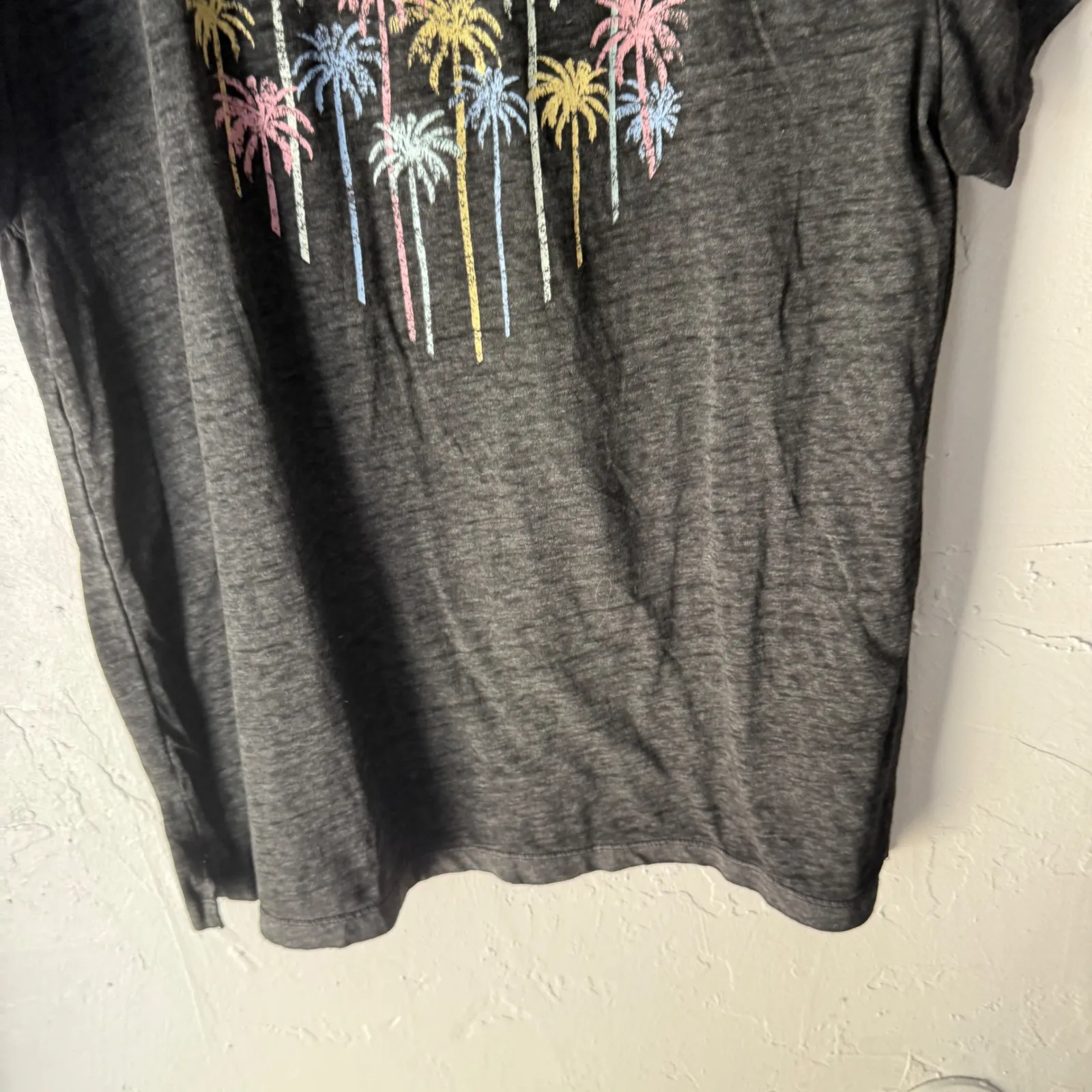 C&C California Women's Gray Palm Tree Graphic T-Shirt Size L Casual Beach - Image 5
