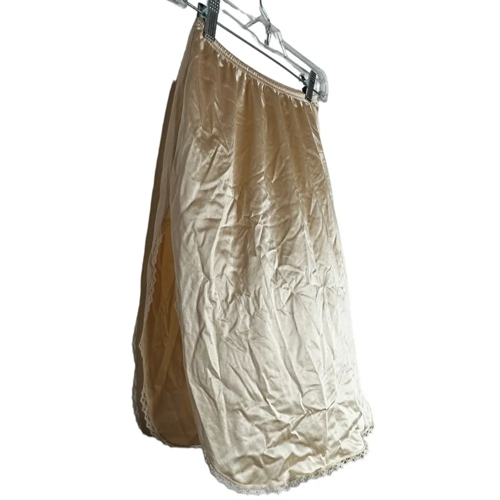 Vintage Vanity‎ Fair Nylon Slip - Image 3