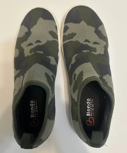 Blondo Farrah Waterproof Knit Slip On Sneaker Camo Casual Comfort Size 8.5 - Image 1