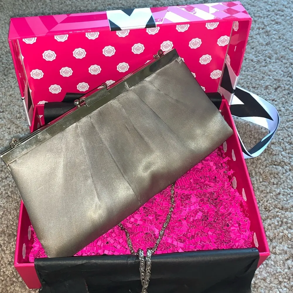 🎉HOST PICK🎉 JESSICA MCCLINTOCK SATIN EVENING please CLUTCH - Image 4