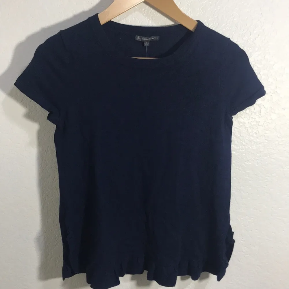 NWT Adrienne Papell short sleeve top w ruffle hem - Image 2