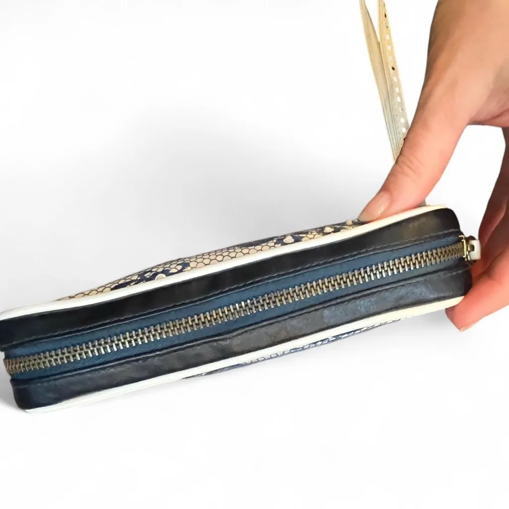 Isabella Fiore blue embroidered wristlet bag - Image 6