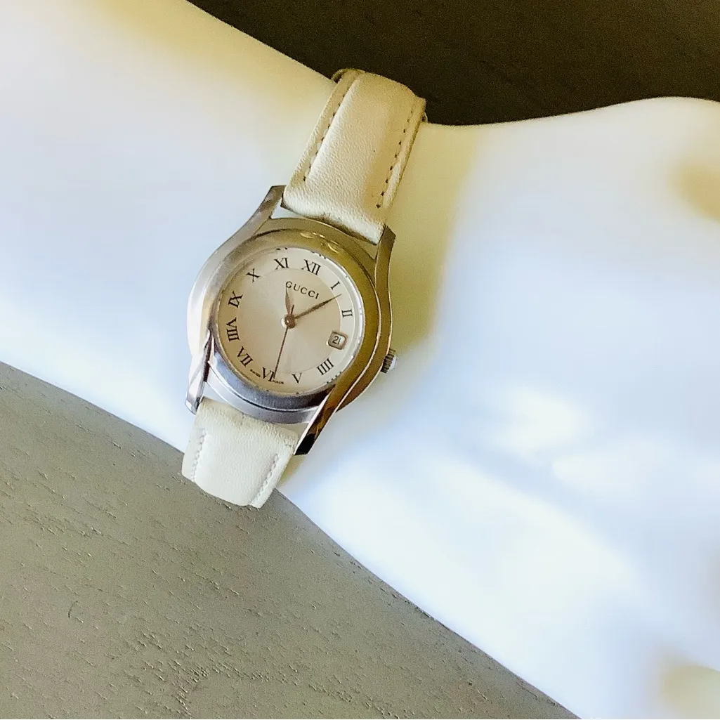 Authentic GUCCI ladies watch 🌷🌷 - Image 11