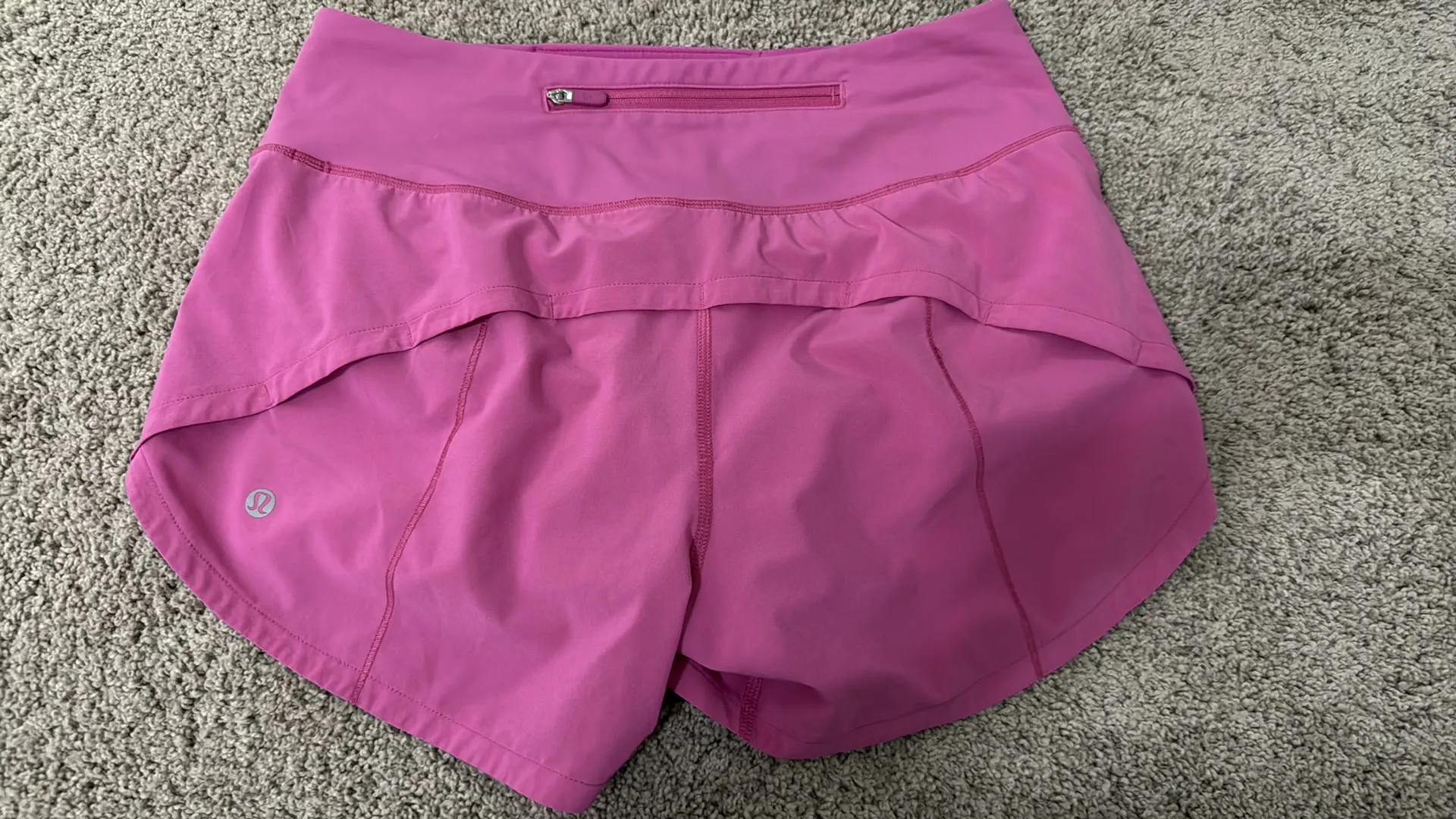 Lululemon Shorts 4" 4 - Image 3