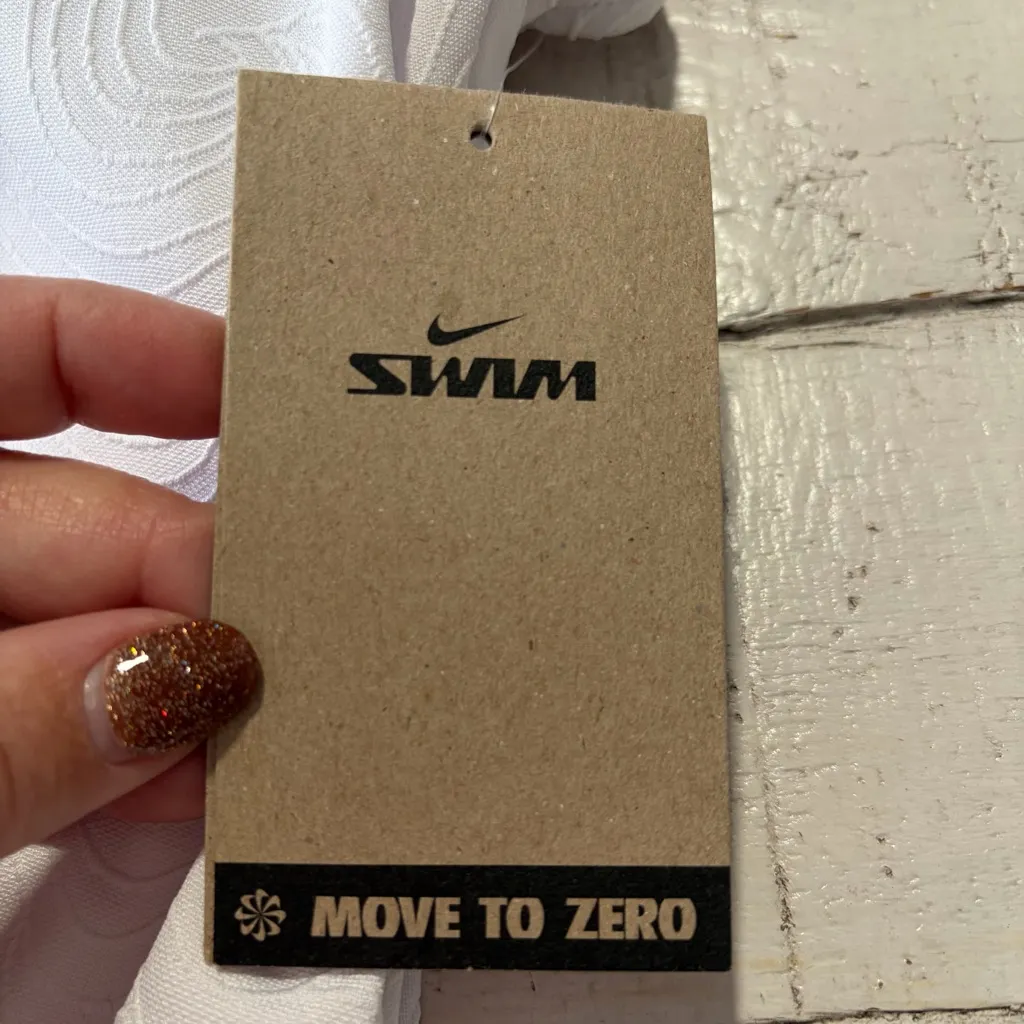 Nike V-Neck Jacquard One Piece Swimsuit NWT size Medium White Bathing Suit - Image 7