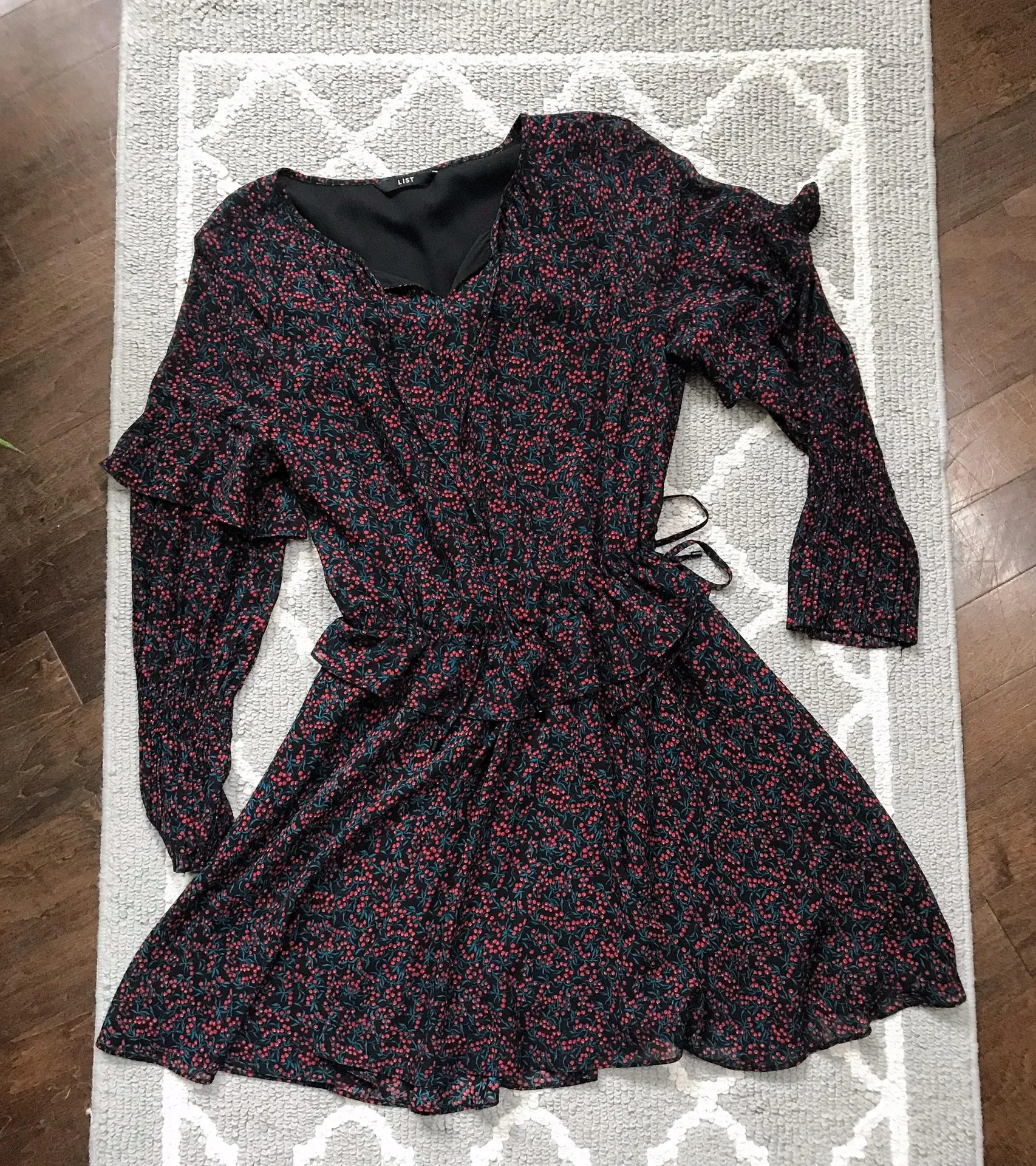 Holiday Print Ruffle Cinch Waist Mini Drszz - Image 3