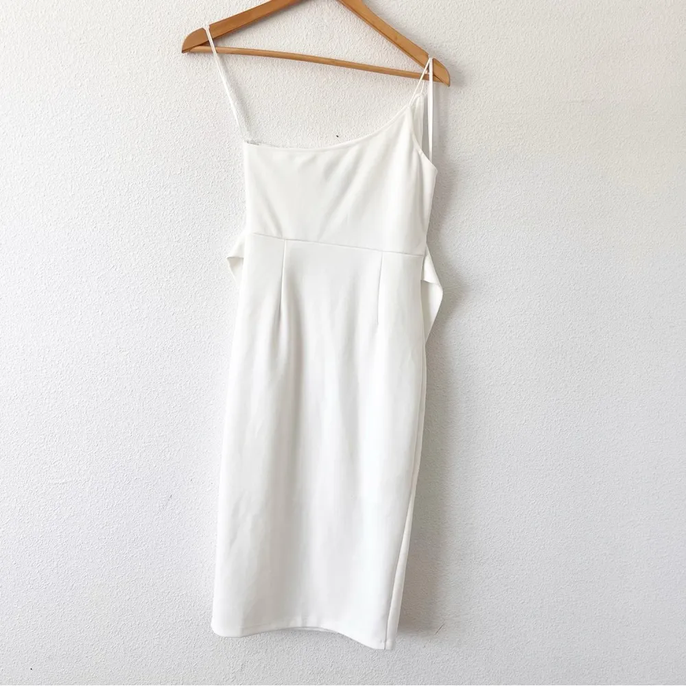 Hello Molly Taking it Back One Shoulder Cutout Bridal Bodycon Dress in White - Image 8