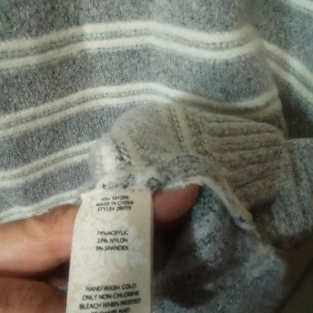 Soft sorrowndings small sweater top - Image 2