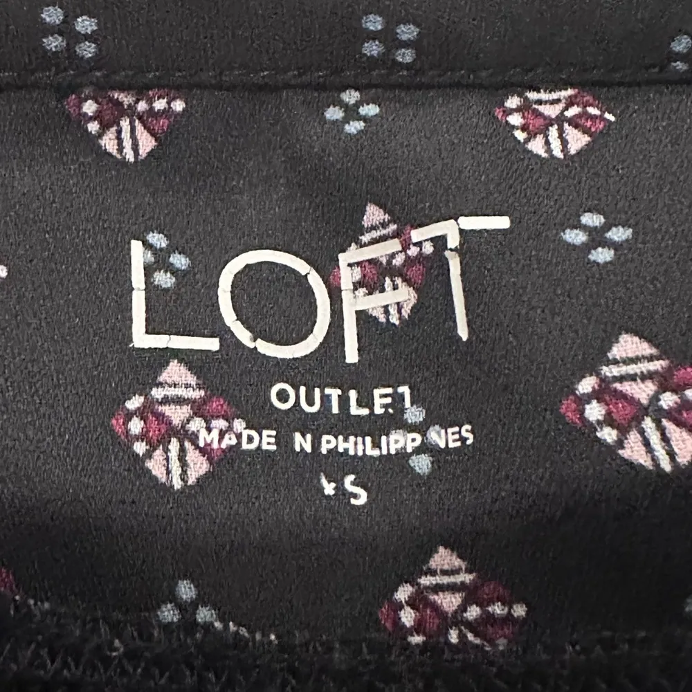 Loft  Women’s Black Patterned Blouse Flared Sleeves XS Office Business Casual - Image 4