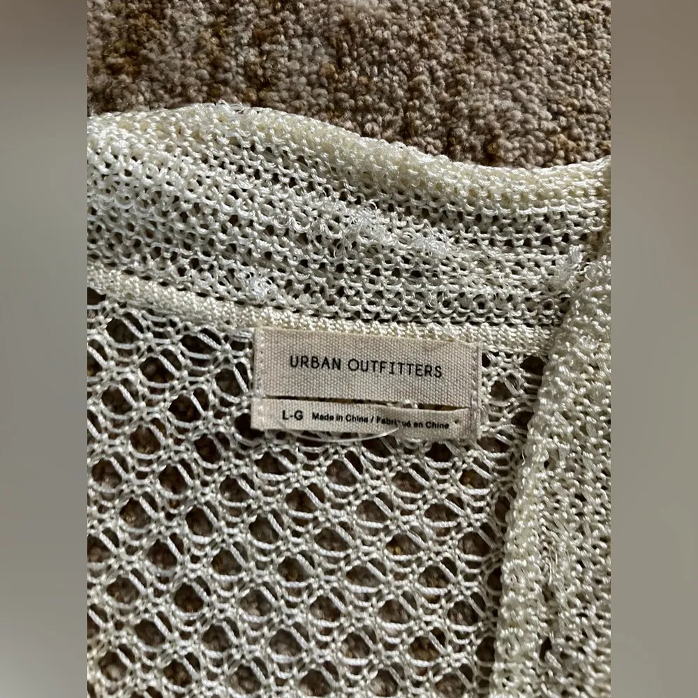 Urban Outfitters Crochet  Short Sleeve Cream Shirt Womens L Beachy Boho Resort - Image 5