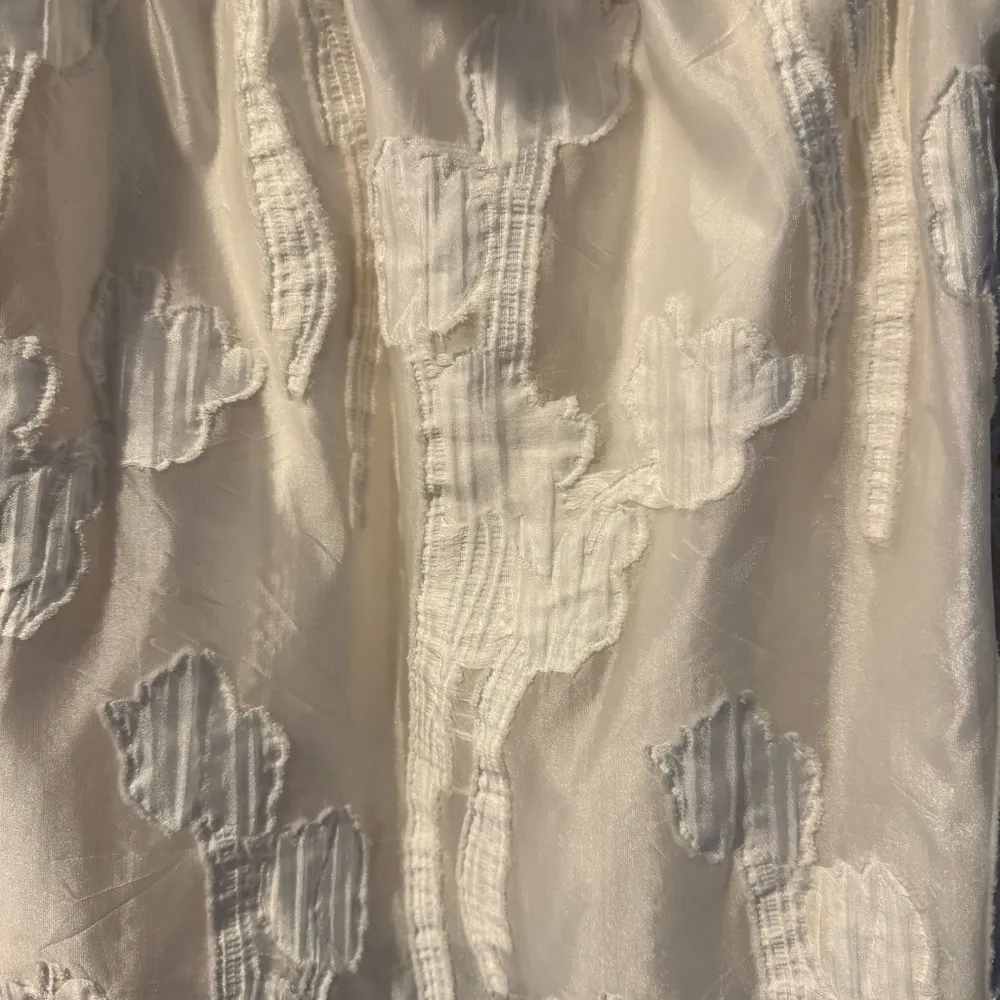 Alexis Raza Off Shoulder Diaphanous White/Ivory Organza/Lace Top | S - Image 7