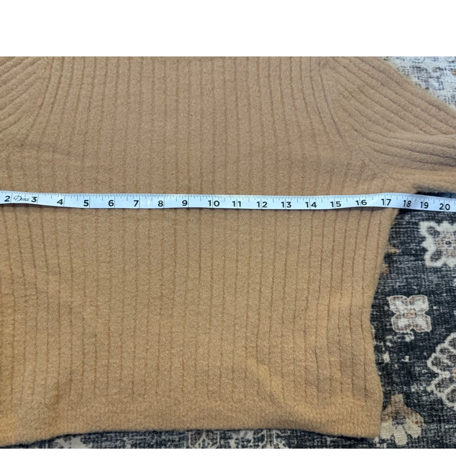 EXPRESS Ribbed Knit Sweater Camel Tan Long Sleeve Pullover Women's Medium - Image 3
