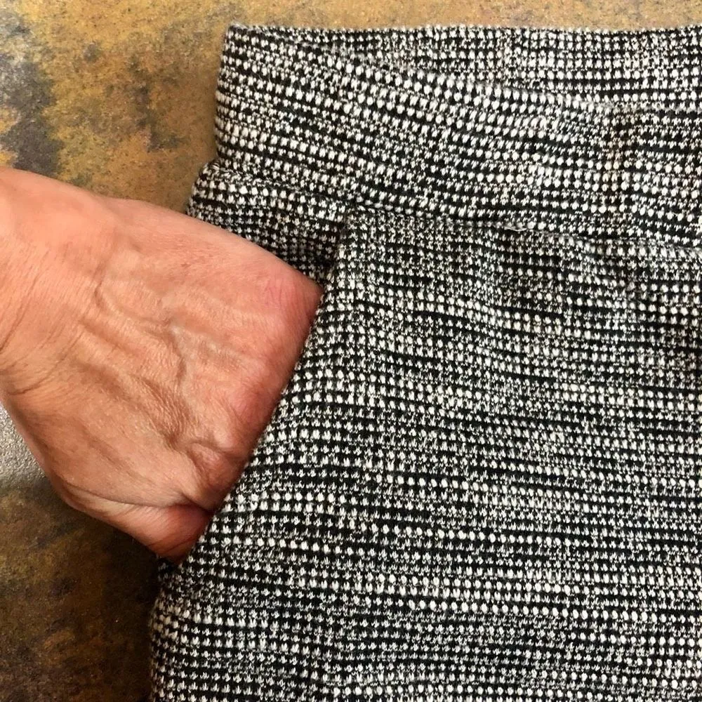 JOHN PAUL RICHARD Women’s Wide Leg Cropped Black and White Trouser Pants Size X - Image 6