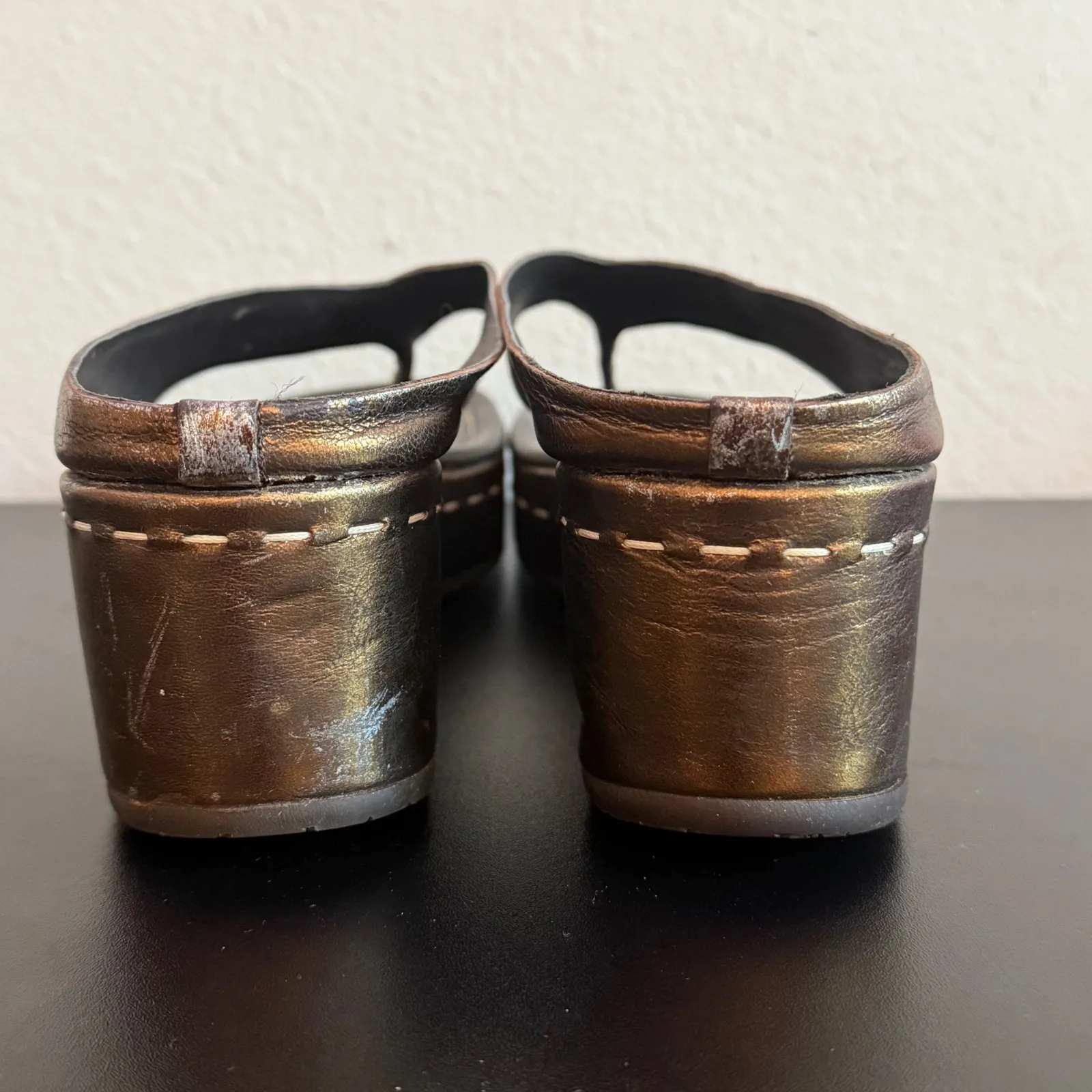 Donald J Pliner Shana Thong Wedge Sandals Women 7.5 Metallic Platform Distressed Brown - Image 15