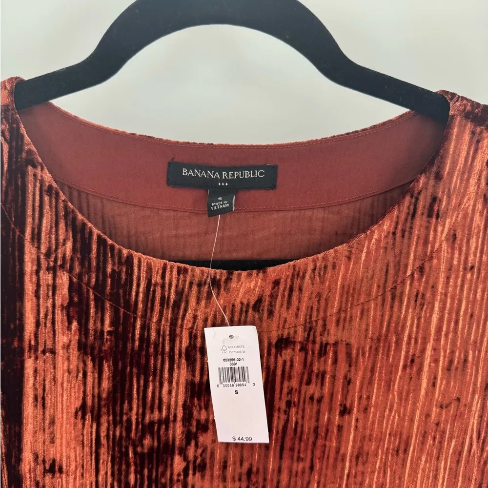 Banana Republic Factory Women's Crinkle Velvet Top In Muir Wood Size Small NWT - Image 3