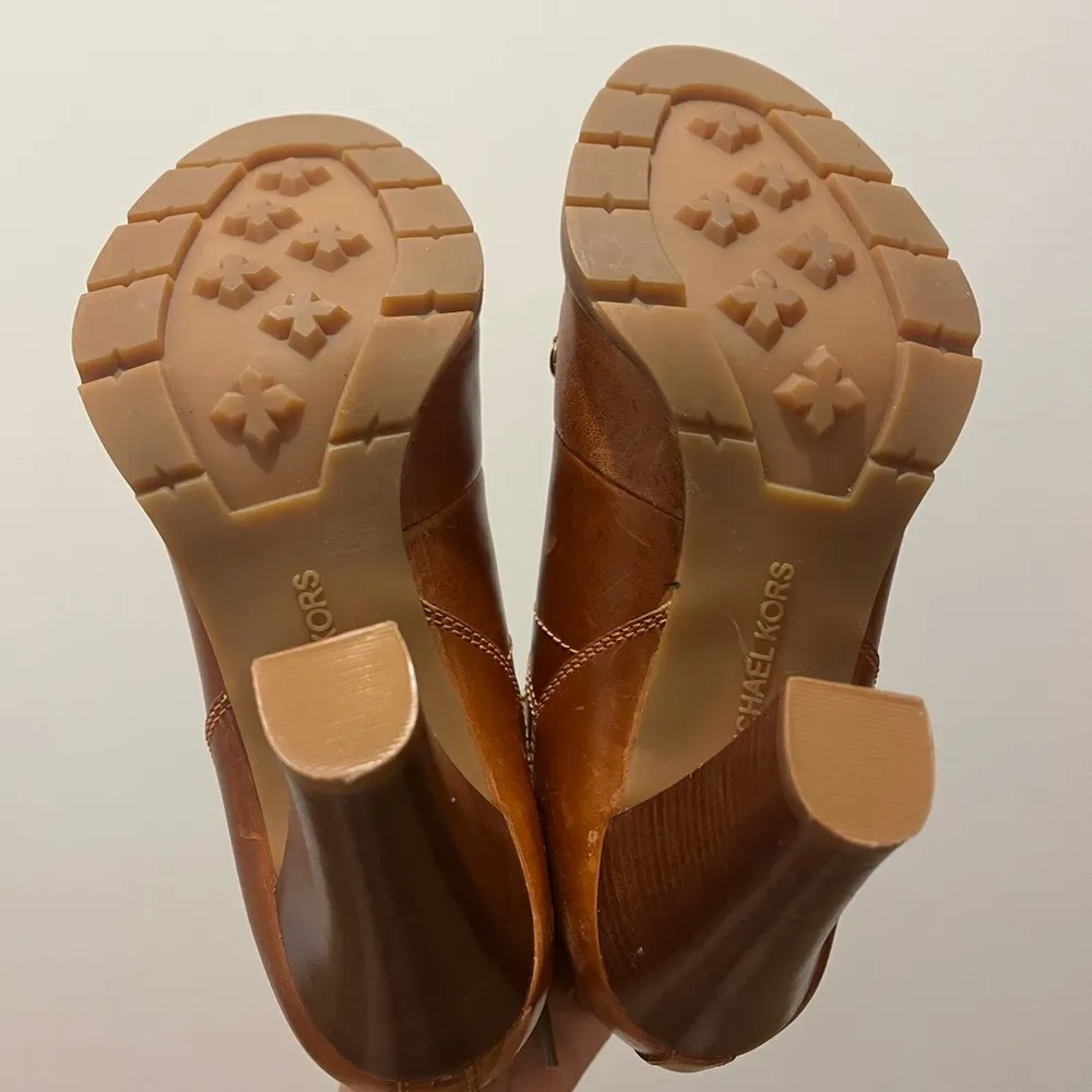 Gently worn Michael Kors lace up heeled boots size 9M upper leather - Image 5