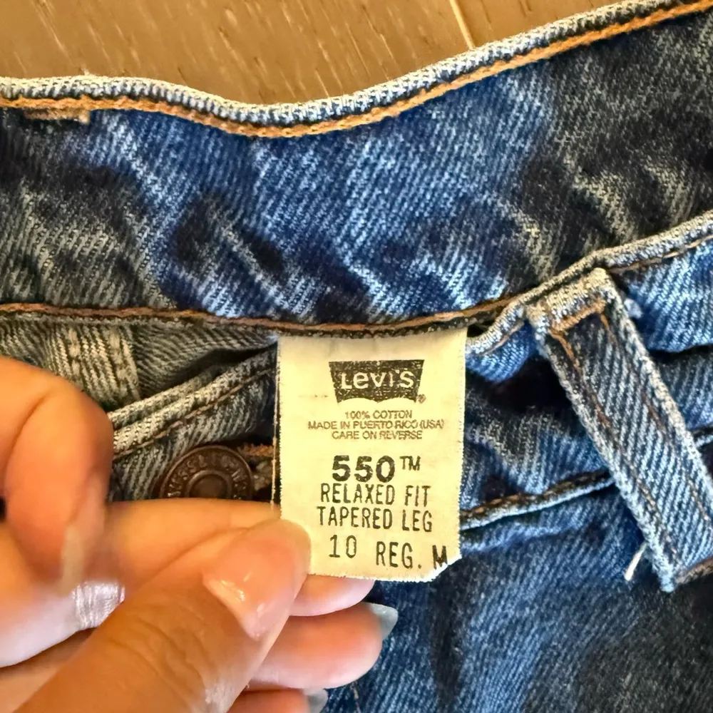 1998 vintage 550 Levi Classic Blue Denim Jeans - Image 3