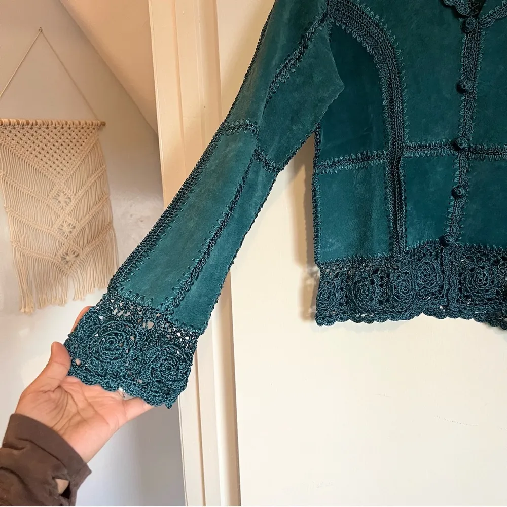 Bagatelle 90s/y2k   blue suede leather patchwork floral crochet jacket size small - Image 3